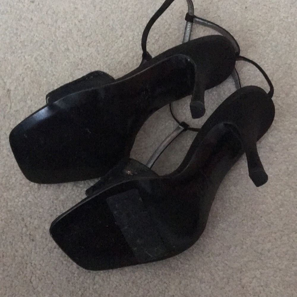 Badgley Mischka Black Sequin T-Strap Evening Sandals - Picture 5 of 8
